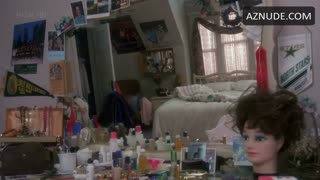 MARISA TOMEI nude in Untamed Heart