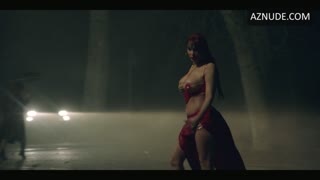 LARA MARTORELL nude in Veneno