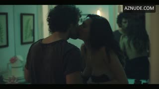 LOLA RODRIGUEZ nude in Veneno