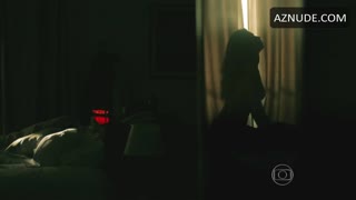 GRAZI MASSAFERA nude in Verdades Secretas
