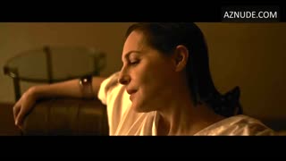 AMIRA CASAR nude in Visions