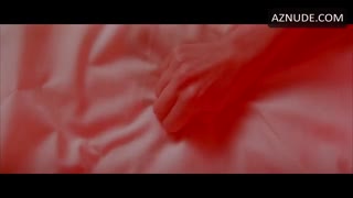 LAURA DERN nude in Wild at Heart