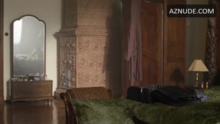 AQUEELA ZOLL nude in Wrong Turn 6