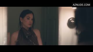 OLIVIA MUNN nude in Your Friends & Neighbors