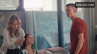KRISTYNA LEICHTOVA nude in Sex O’clock