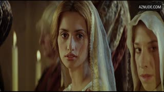 PENELOPE CRUZ nude in La Celestina