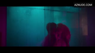 SHERON MENEZZES nude in Maldivas
