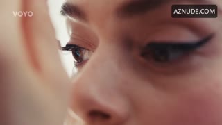 LEONA SKLENICKOVA nude in Sex O’clock