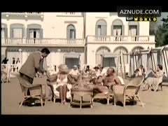 SABRINA FERILLI nude in Americano rosso