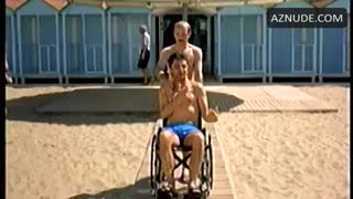 MANUELA ARCURI nude in A ruota libera