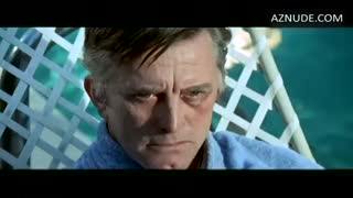 FAYE DUNAWAY nude in The Arrangement