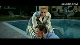 FAYE DUNAWAY nude in The Arrangement