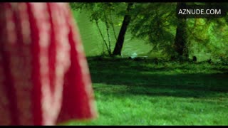 EMMANUELLE SEIGNER nude in Le sourire