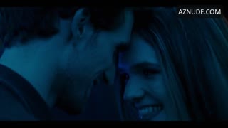 BEATRIZ LINHALES nude in Desperate Lies