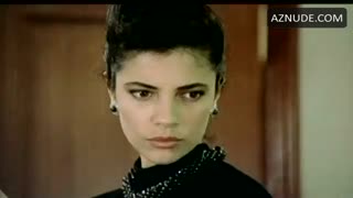 MARIBEL VERDU nude in El beso del sueno