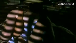GOLDIE HAWN nude in Bird on a Wire