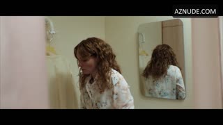 KAROLINE HERFURTH nude in Einfach Mal Was Schones