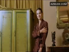 CAROLE BOUQUET nude in Il cappotto di Astrakan