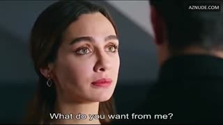 BIRCE AKALAY nude in Siyah Beyaz Ask