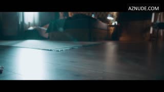 LENA MECKEL nude in Friedliche Weihnachten