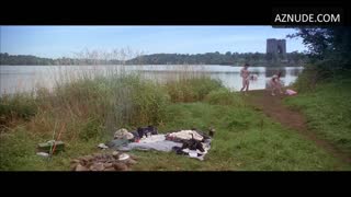 VICTORIA SMURFIT nude in The Run of the Country