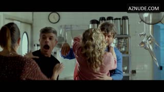 MACARENA GOMEZ nude in Desmadre incluido
