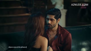 NAVINA BOLE nude in Bekaaboo