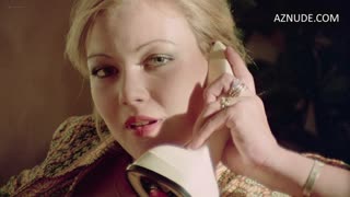 LINA ROMAY nude in Downtown - Die nackten Puppen der Unterwelt