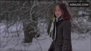 LEELEE SOBIESKI nude in In a Dark Place