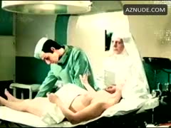 EDWIGE FENECH nude in La dottoressa del distretto militare