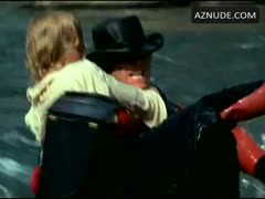 GOLDIE HAWN nude in The Duchess and the Dirtwater Fox