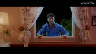 SARA ALI KHAN nude in Coolie No.1