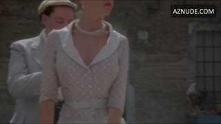 EDITH ROZANYAI nude in Frivolous Lola