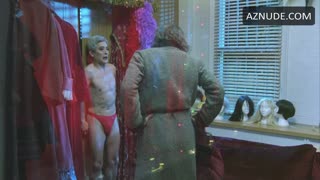 LEELEE SOBIESKI nude in Eyes Wide Shut