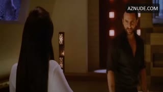 JACQUELINE FERNANDEZ nude in Race 2