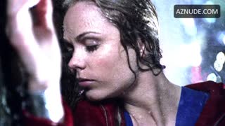 LAURA VANDERVOORT nude in Smallville