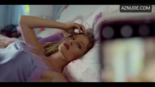 LISA VICARI nude in Isi & Ossi