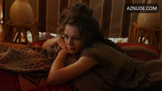 ELIZABETH HURLEY nude in Samson And Delilah