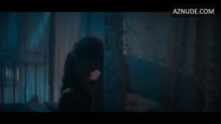 DOMINIQUE DEVENPORT nude in Sisi
