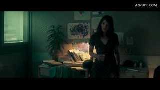 ANAIS DEMOUSTIER nude in Sauver ou perir