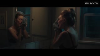 JULIANNE MOORE nude in Gloria Bell