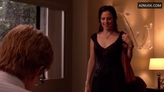 MARY-LOUISE PARKER nude in Weeds