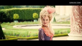 CHARLOTTE LEBON nude in Le grand mechant loup