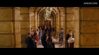 KRISTEN BELL nude in When In Rome