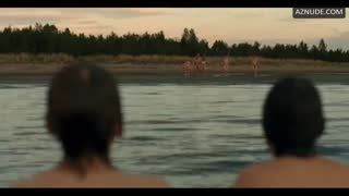 PIHLA VIITALA nude in Kaiken Se Kestaa