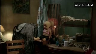 MARIANA XIMENES nude in Muito Gelo E Dois Dedos dAgua