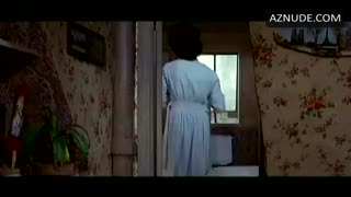 SHIRLEY MACLAINE nude in Irma la Douce
