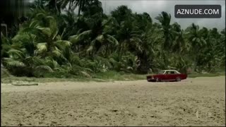 MARIANA XIMENES nude in Muito Gelo E Dois Dedos dAgua
