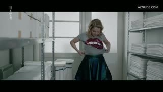 JELLA HAASE nude in 4 Konige