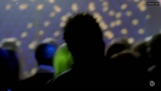 SARA MARTINS nude in Pigalle, la nuit